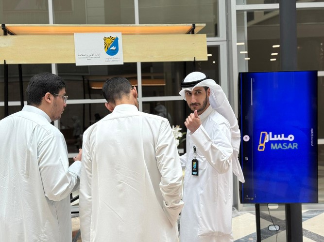 إدارة الأمن والسلامة بجامعة الكويت تطلق حملتها التعريفية بمشروع التنقل الكهربائي الداخلي بمدينة صباح السالم الجامعية