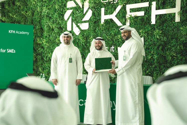  بيت التمويل يختتم برنامج استدامة الأعمال للشركات الصغيرة والمتوسطة