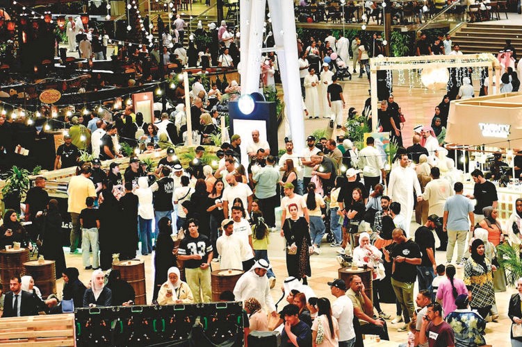 حضور كبير خلال المشاركة في الفعالية(قاسم باشا)