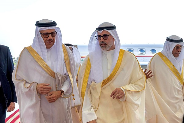جراح الجابر يستقبل وزير خارجية البحرين