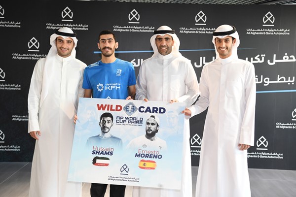 .. وخلال تكريم البطل حسين شمس