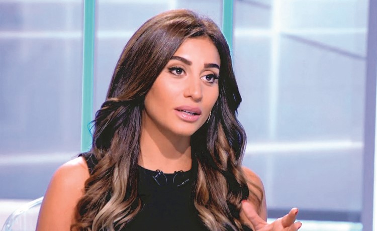 دينا الشربيني تثير الجدل في «طلقني»