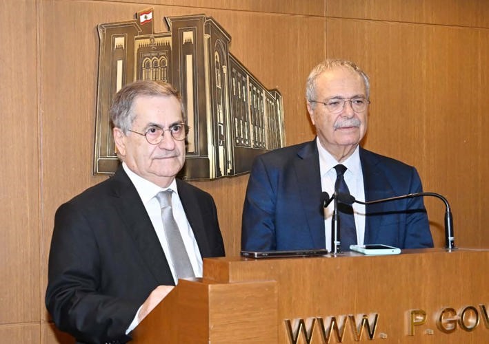 نائب رئيس الحكومة طارق متري متحدثا بعد اجتماع لجنة حقوق الإنسان في المجلس النيابي (محمود الطويل)