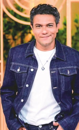 آسر ياسين.. مدير أعمال مواهب شابة