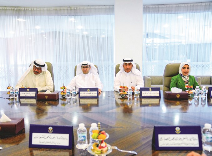 الشيخ عبدالله العلي وعبداللطيف المشاري والمستشار صلاح الماجد وأنوار الداهش