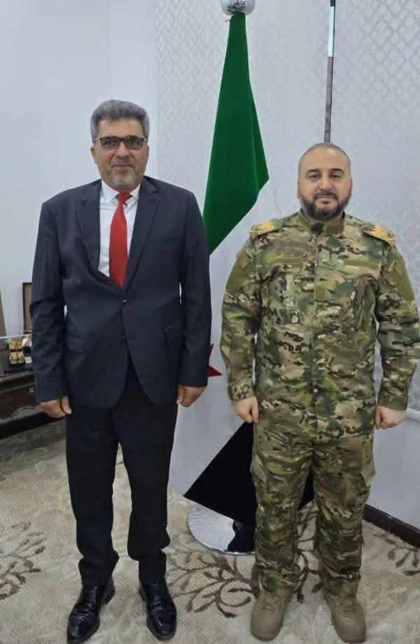 وزارة الدفاع تعيد تعيين ضابطين من كبار المنشقين عن النظام المخلوع