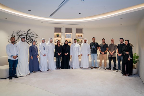 الشيخ عبدالله بن محمد آل حامد يستقبل الشيخ مبارك فهد الجابر الصباح بمناسبة تصوير برنامج «دروب أريكه» في الإمارات