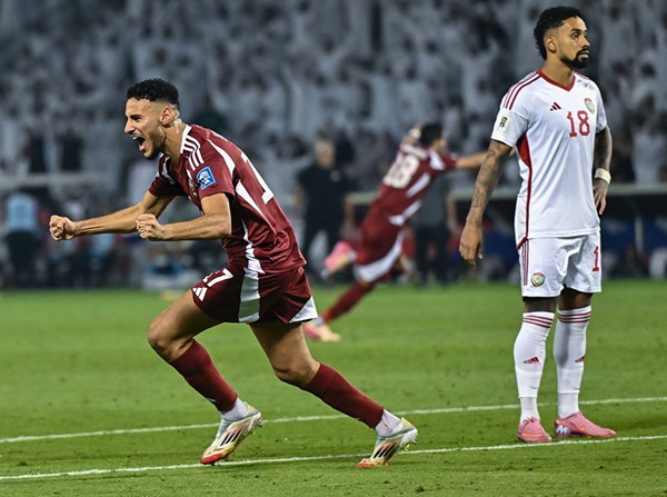 "العنابي" القطري إلى مونديال 2026.. و"الأبيض" الإماراتي في "الملحق الآسيوي"