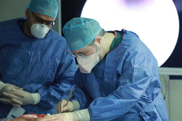 السليمي: نجاح عملية معقدة ونادرة بمستشفى الصباح لعلاج متلازمه الشريان المساريقي العلوي superior mesenteric artery syndrome