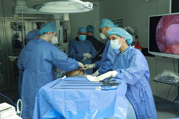 السليمي: نجاح عملية معقدة ونادرة بمستشفى الصباح لعلاج متلازمه الشريان المساريقي العلوي superior mesenteric artery syndrome