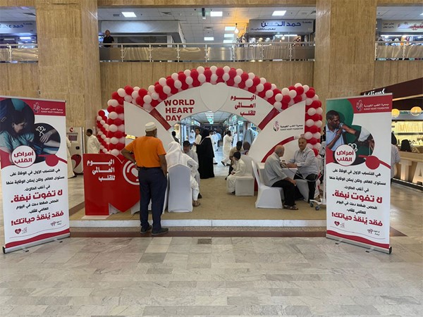 جمعية القلب الكويتية تختتم فعاليات اليوم العالمي للقلب في سوق الكويت بإقبال واسع من الجمهور