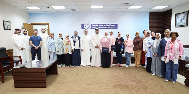صورة جماعية للمشاركين في الحملة التوعوية