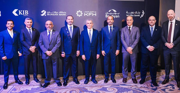 حمد المرزوق وخالد الشملان وعبدالعزيز المرزوق ويوسف الرويح وعبدالله الحداد واحمد السميط وديفيد اولون وفهد السعد وباسل الهارون في صورة جماعية