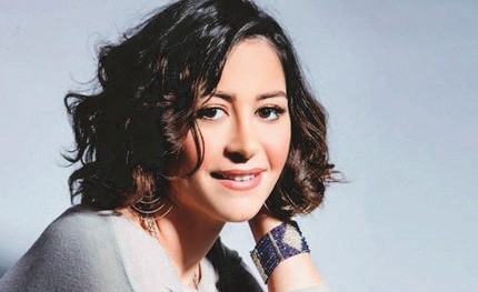 منة شلبي: إلهام شاهين علّمتني الالتزام