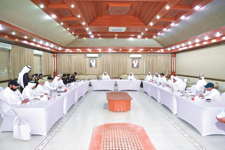 وزير «الشباب»: تسخير كل الإمكانات لإنجاح بطولة كأس الإمارات العالمي لسباقات الصقور