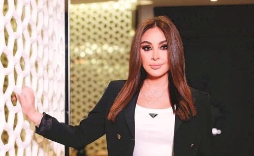 إليسا تتألق في «القاهرة» بأغاني ألبومها الأخير