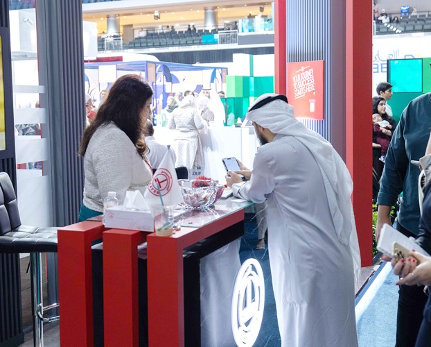 استعراض مسارات وظيفية متنوعة