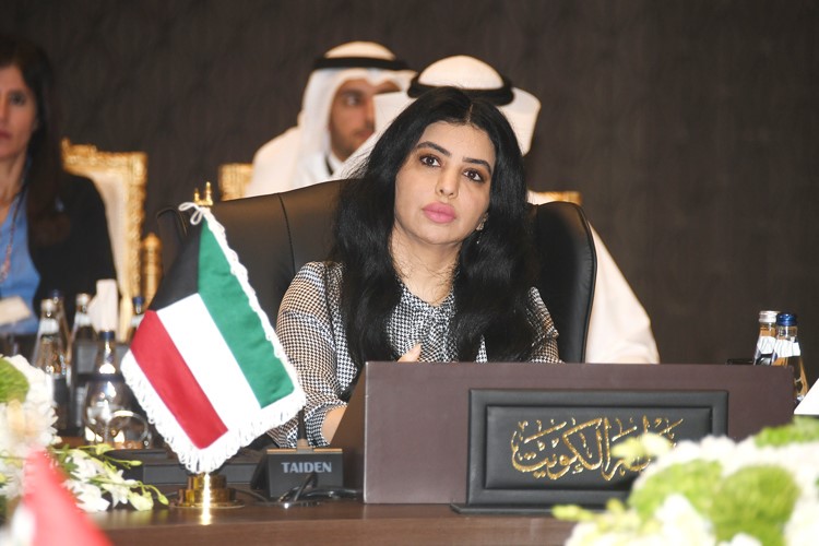 المدير العام للهيئة العامة للبيئة بالتكليف نوف بهبهاني خلال الاجتماع