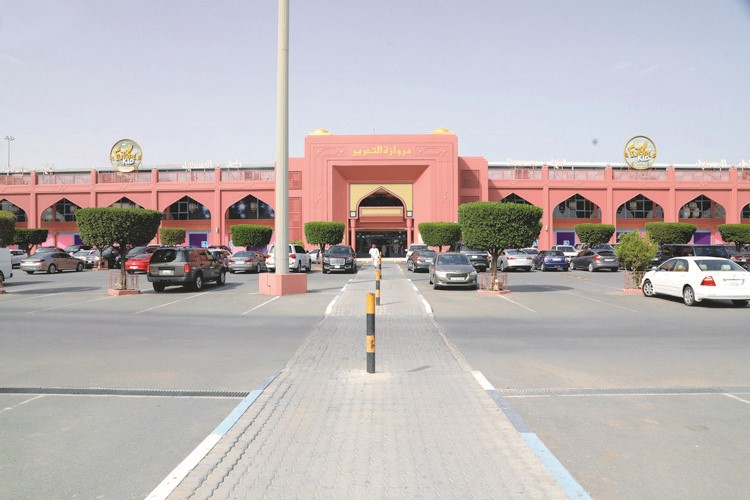 المجمعات التجارية.. القلب النابض لحركة التسوق والترفيه