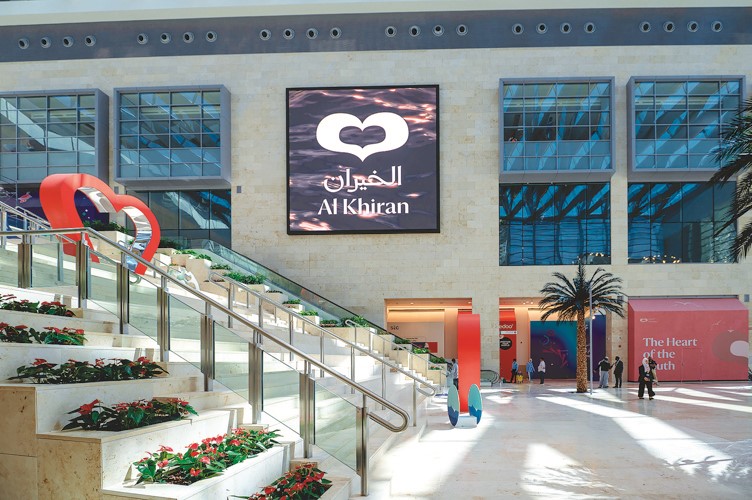 المجمعات التجارية.. القلب النابض لحركة التسوق والترفيه