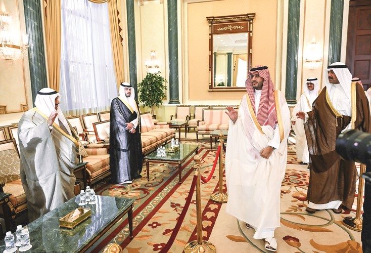 ممثل خادم الحرمين الشريفين الملك سلمان بن عبدالعزيز وصاحب السمو الملكي الأمير محمد بن سلمان ولي العهد رئيس مجلس الوزراء السعودي 
صاحب السمو الملكي الأمير تركي بن محمد بن فهد وزير الدولة عضو مجلس الوزراء السعودي خلال تقديم واجب العزاء