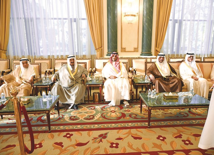 صاحب السمو الملكي الأمير تركي بن محمد بن فهد خلال تقديم واجب العزاء إلى سمو الشيخ ناصر المحمد والشيخ علي الخليفة 
بحضور الشيخ عبدالله العلي وسفير خادم الحرمين سمو الأمير سلطان بن سعد