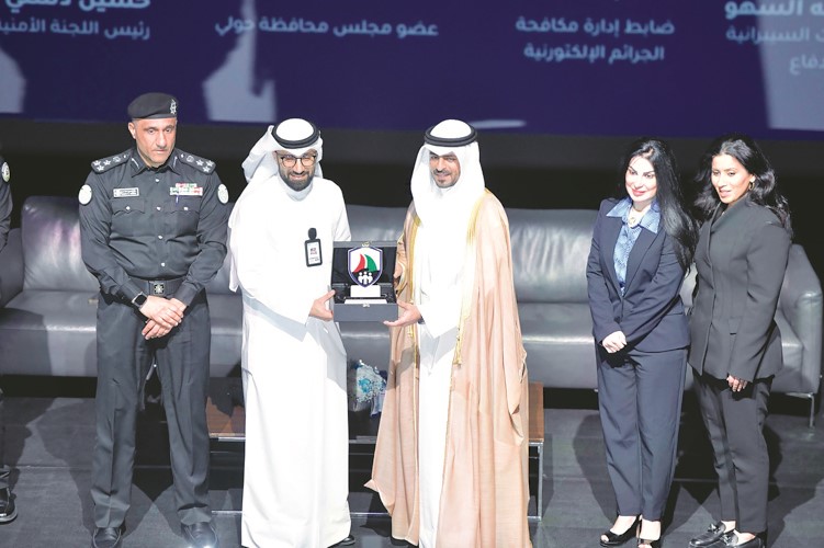 تكريم محافظ مبارك الكبير ومحافظ حولي بالتكليف الشيخ صباح بدر صباح السالم الصباح