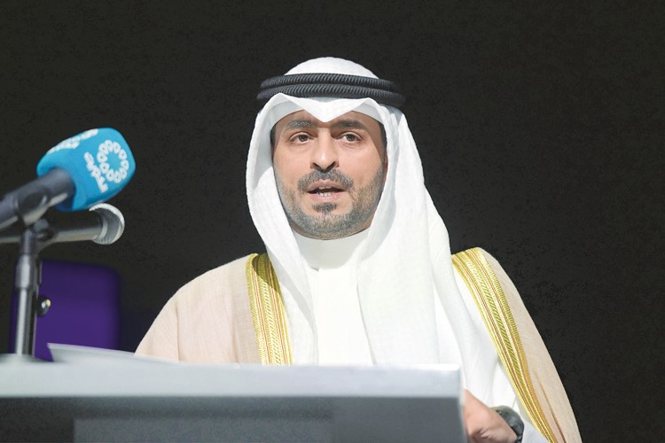 1-محافظ مبارك الكبير ومحافظ حولي بالتكليف الشيخ صباح بدر صباح السالم الصباح خلال إلقاء كلمته