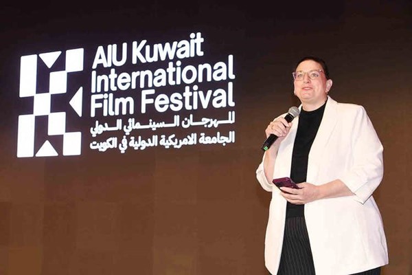السفيرة الكندية المعينة لدى البلاد تارا شوروتر