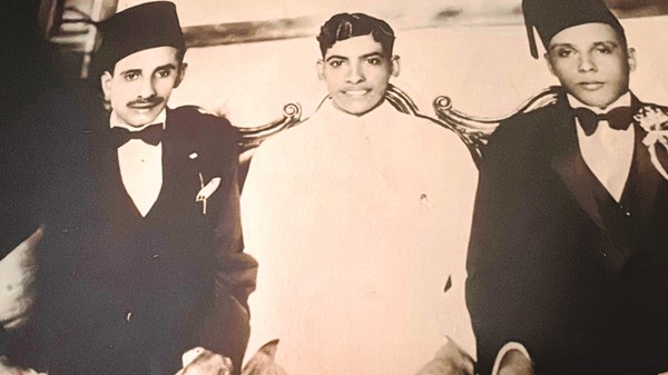 9- محمد عبدالعزيز العبدالرزاق وعبداللطيف يوسف عبداللطيف العبدالرزاق ويوسف عبداللطيف العبدالرازق