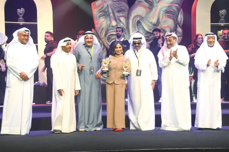 كفاح الرجيب فازت بجائزتي أفضل ممثلة تراجيدية وكوميدية