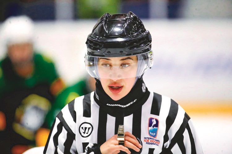  دولي هوكي الجليد يختار الهندال لإدارة مباريات كأس العالم للناشئات