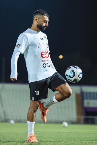 محمد صلاح انضم إلى تدريبات منتخب مصر الأول استعدادا لمواجهة أوزبكستان