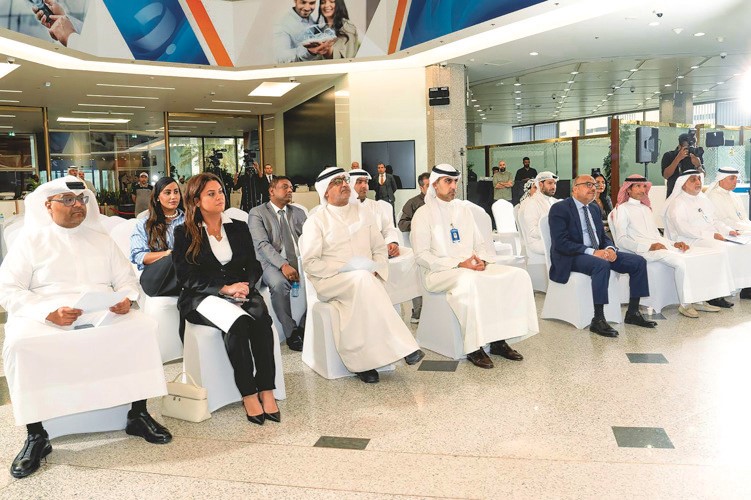 مساهمو برقان وأعضاء الإدارة التنفيذية في البنك خلال الجمعية العمومية غير العادية