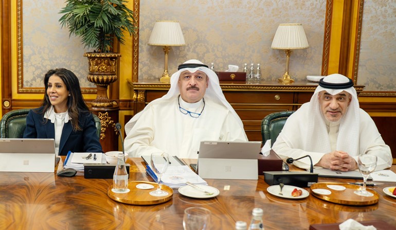 النائب الأول لرئيس مجلس الوزراء ووزير الداخلية الشيخ فهد اليوسف ود.أحمد العوضي ود.نورة المشعان
