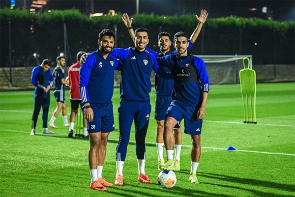 "الأزرق" يجري تدريبه فور وصوله الدوحة اليوم
