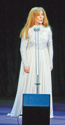 فيروز في عيدها الـ 90.. كل عام وهي جارة القمر 