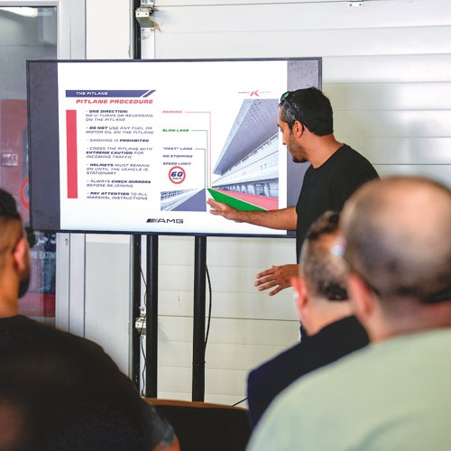 «الملا أوتوموبيلز» نظّمت فعالية «AMG Track Days»