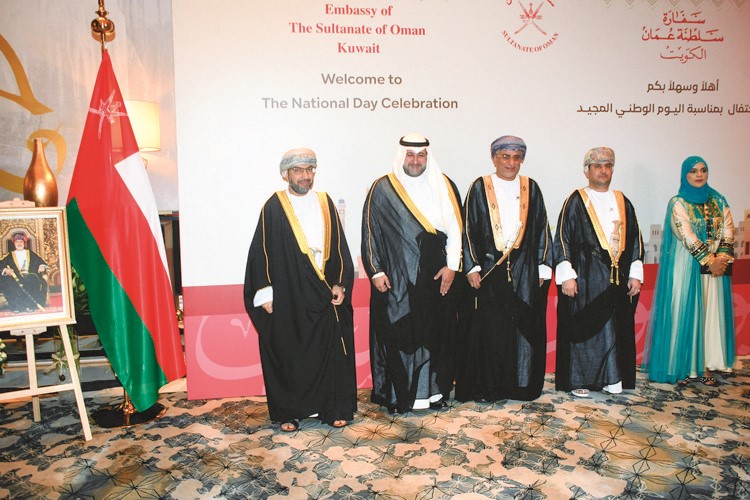 الشيخ د.عبد الله المشعل خلال تقديم التهاني