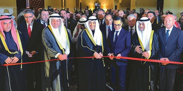 وزير الإعلام والثقافة ووزير الدولة لشؤون الشباب عبدالرحمن المطيري ووزير الاستثمار والتجارة الخارجية المصري م. حسن الخطيب خلال قــص شريط افتتاح فعاليات الأسبوع الكويتي 16 في مصر بمشاركة أحمد بهبهاني وطلال الخرافي ود. إبراهيم صابر
