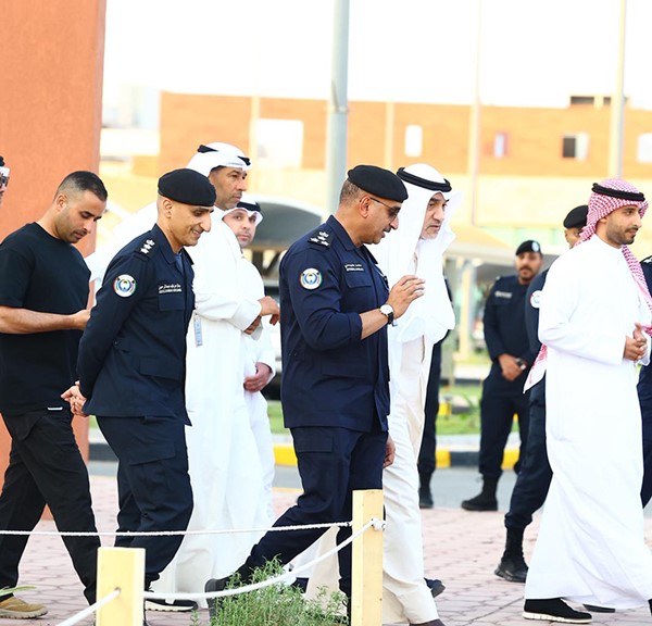 النائب الأول ووزير الداخلية يقوم بجولة ميدانية في ميادين الفروسية والرماية التابعة لاتحاد الشرطة الرياضي