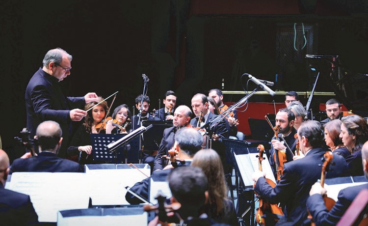 فاجياني والفرقة السيمفونية السورية الوطنية قدّما كلاسيكيات الموسيقى في «الأوبرا» بدمشق