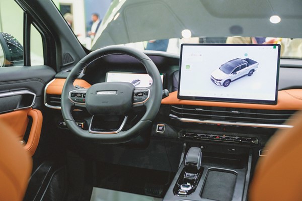  محمد صالح ورضا يوسف بهبهاني تطلق Riddara RD6 PHEV الجديدة كليا