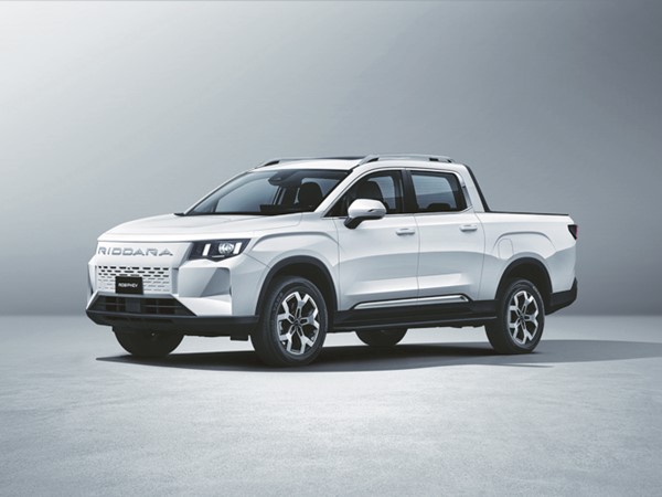  محمد صالح ورضا يوسف بهبهاني تطلق Riddara RD6 PHEV الجديدة كليا