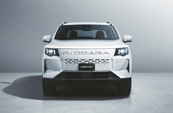  محمد صالح ورضا يوسف بهبهاني تطلق Riddara RD6 PHEV الجديدة كليا