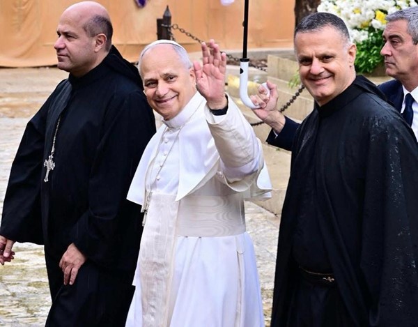 بابا الفاتيكان يختتم زيارة لبنان اليوم: للعالم نطلب السلام