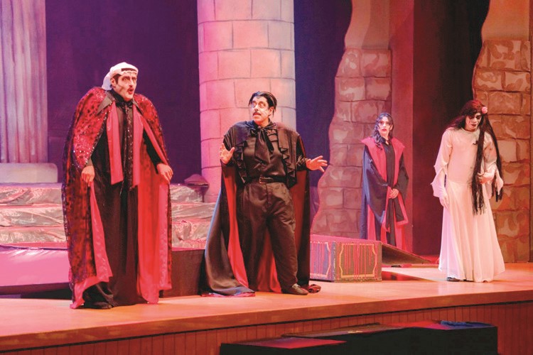  مصاص الدماء .. قدمت الماضي بنكهة الحاضر