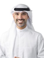 الإعلامي عبدالعزيز درويش