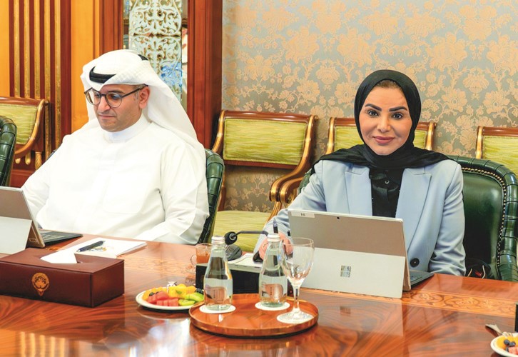 عبداللطيف المشاري ود.أمثال الحويلة