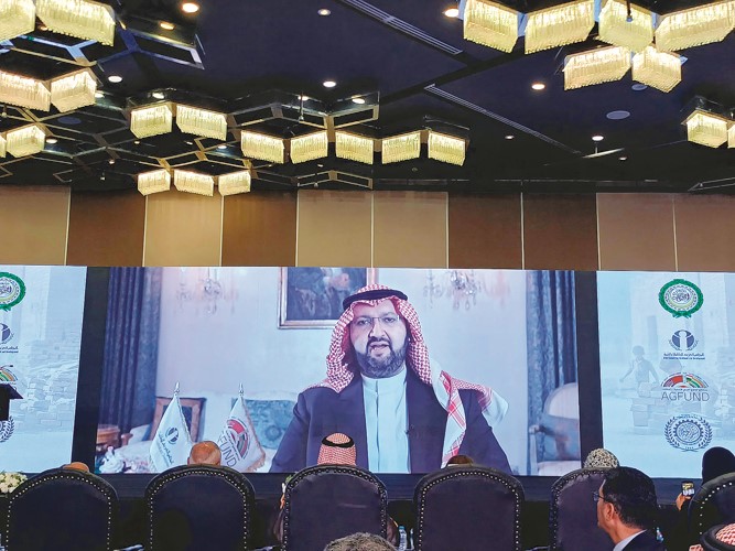 الأمير عبدالعزيز بن طلال خلال كلمته